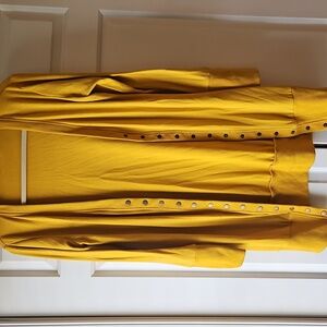 Yellow Cardigan Sweater with V-Neck and Three-Quarter Sleeves